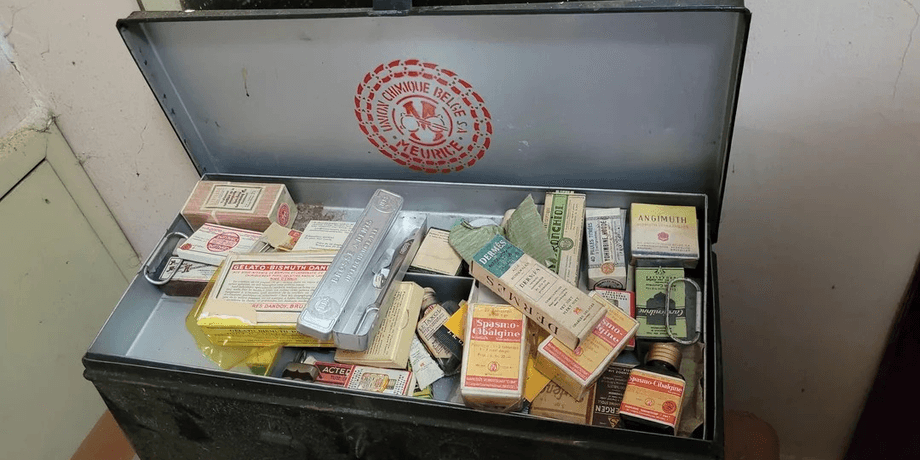 Чоловік знайшов на даху "скарби з минулого": коштують шалених грошей на аукціоні (фото)