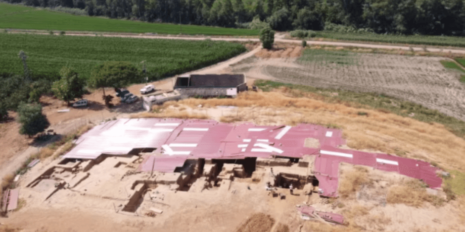дослідники знайшли вівтар