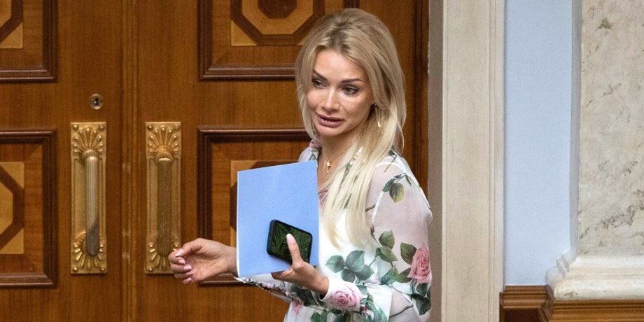 ирина аллахвердиева, слуга народа, нардеп, подарки, крупная сумму денег, расследование, уголовное производство