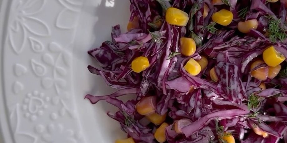 салат с капустой и кукурузой, еда