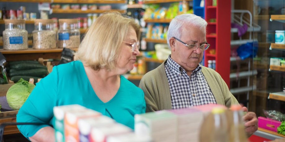 продукты, магазин, супермаркет, семья, пенсионеры