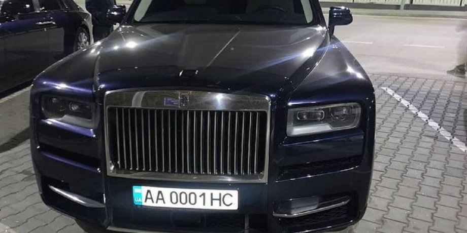 Rolls-Royce Cullinan, Rolls-Royce Phantom, Виктор Полищук, ТЦ Гулливер
