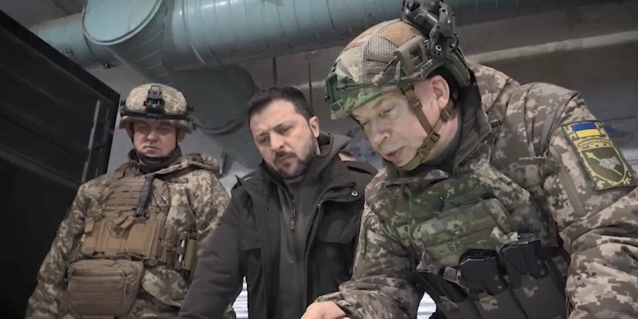 Владимир Зеленский и Александр Сырский, Зеленский визит на фронт, Зеленский в Купянске, Зеленский награждение ВСУ, Зеленский награждение ВСУ