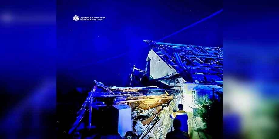 Россияне разрушили жилой дом в Днепре, людей завалило обломками здание в Днепре, разрушенное в результате атаки РФ 9 сентября