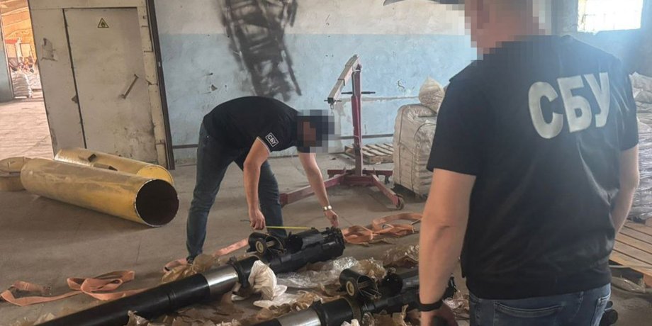 СБУ вилучили зброю та комплектуючі, які збиралися відправити до РФ
