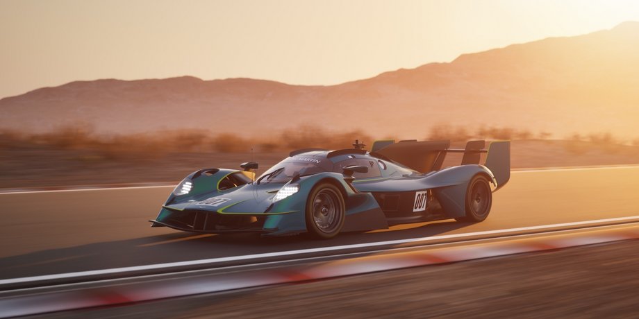 Aston Martin Valkyrie LM, Aston Martin Valkyrie, суперкар Aston Martin