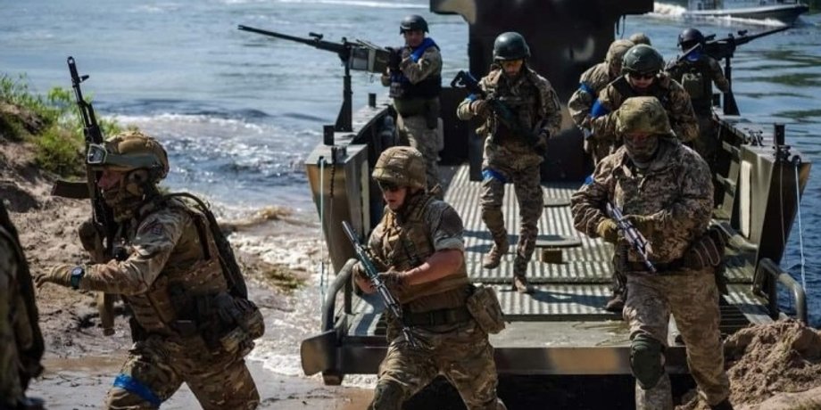ЗСУ, військові, форсування Дніпра, солдати, піхота, війна