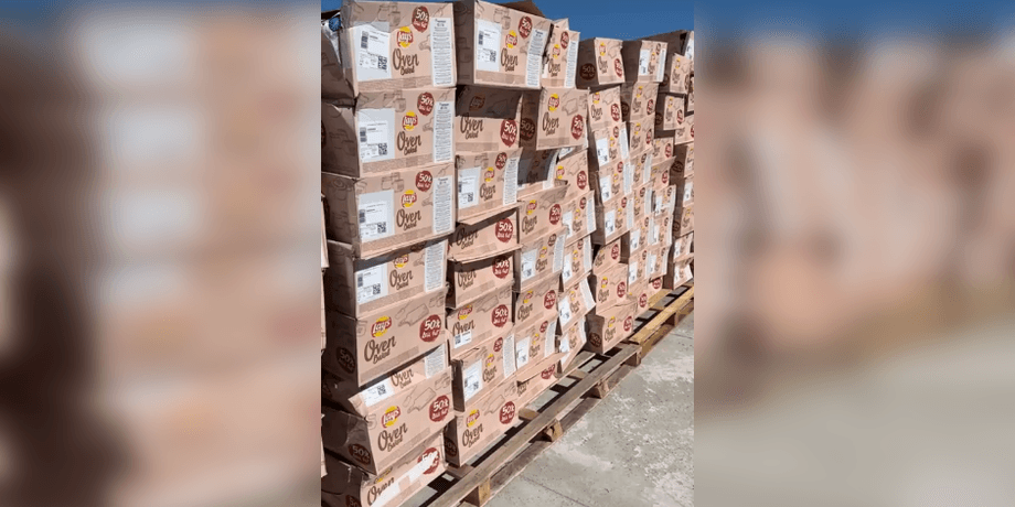 пепсі, чипси, волонтери, гуманітарна допомога, роздача продуктів, гуманітарка
