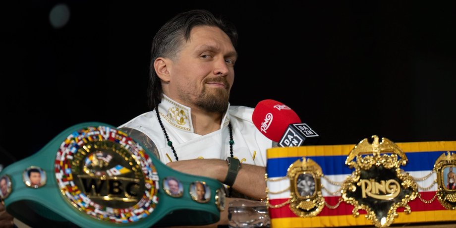 Олександр Усик пояснив відмову від титулів