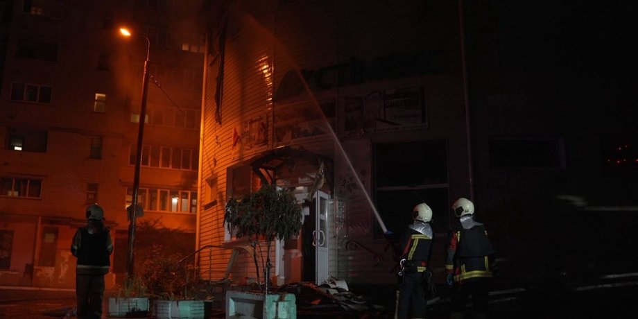 У ДСНС розповіли про наслідки ракетної атаки на Київ зруйнований внаслідок атаки РФ 20 серпня будинок у Києві