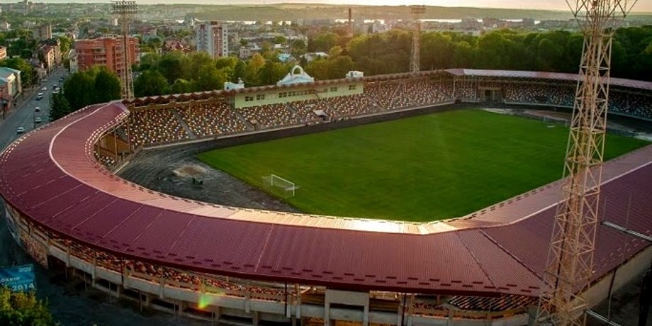 Тернопіль, стадіон, Роман Шухевич, міськрада, УПА