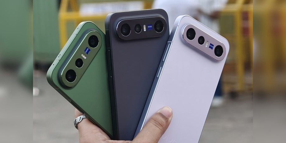 Смартфон Vivo X300 FE