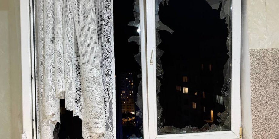 наслідки обстрілу одеси РФ атакувала Одесу дронами: є влучання в багатоповерхівку, пошкоджено гіпермаркет (фото)