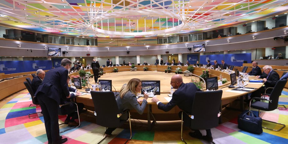 заморожені активи РФ, Рада ЄС, використання активів РФ на користь України, повоєнне відновлення України