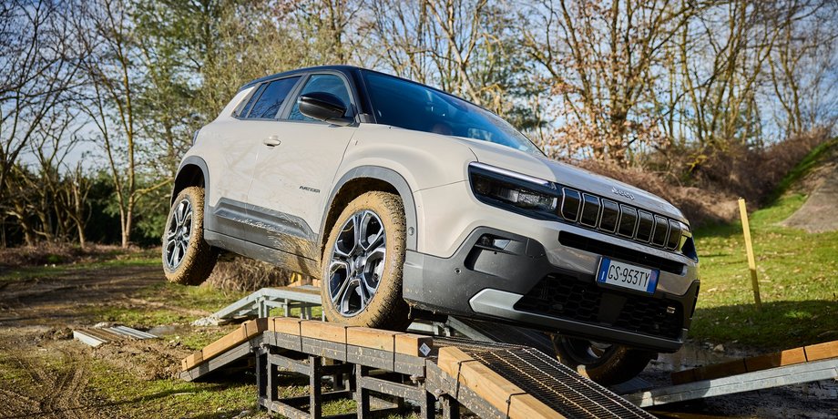 Jeep Avenger 2024, Jeep Avenger, новый Jeep Avenger, электромобиль Jeep, Jeep Avenger в Украине, кроссовер Jeep