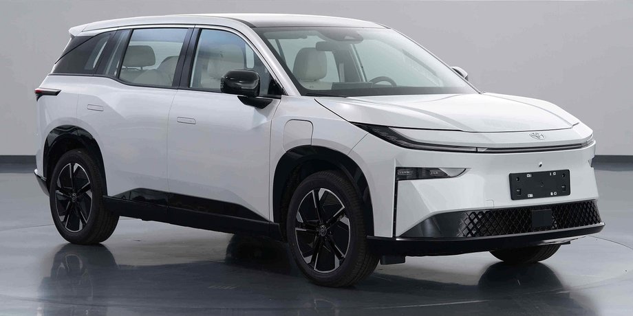 Toyota bZ3X, Toyota bZ3, новая Toyota bZ3X, электромобиль Toyota, кроссовер Toyota