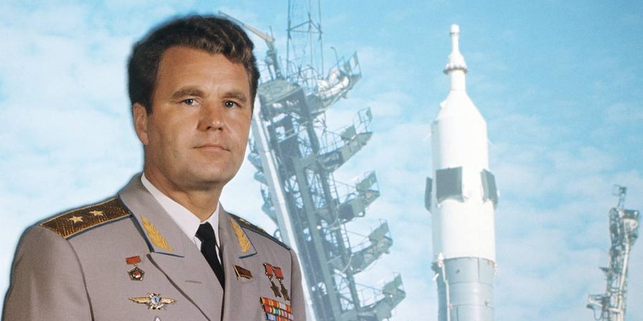 владимир шаталов, космонавт
