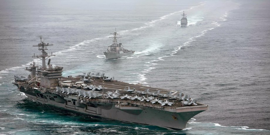 авианосец USS Theodore Roosevelt