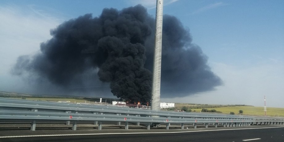 ФДКУ "Комбінат "Атлас" горить, нпз, нпз в ростовской области, нпз в россии горит