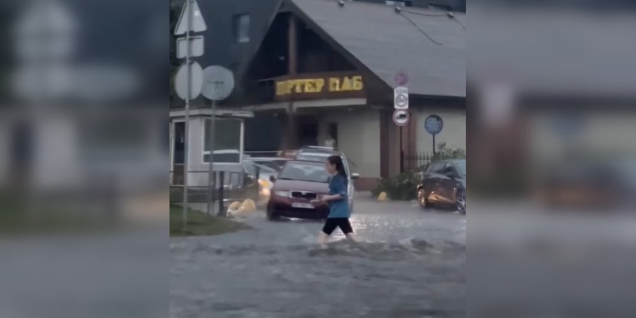 Ливень в Киеве, гроза в Киеве, вода Киев, поток воды Киев, природный катаклизм Киев, Киев 17 июля, Магеллана затопило