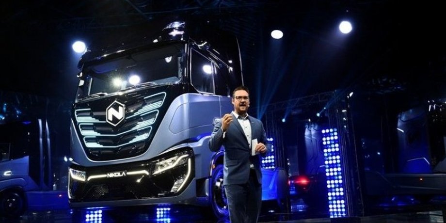 Nikola, Тревор Милтон, фото