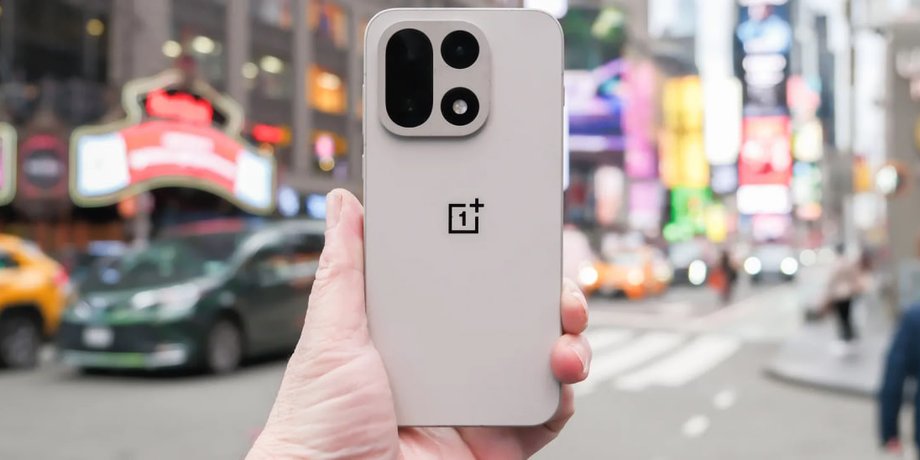 Смартфон OnePlus 15