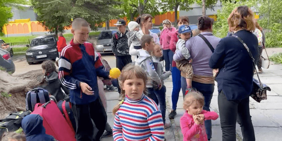 Біженці з України. британська віза,