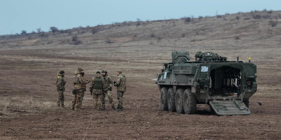 БТР Stryker на фронте