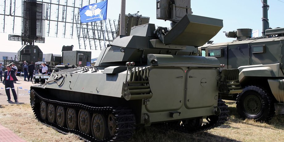 СНАР-10 "Леопард", разведывательная станция РФ, станция разведки СНАР-10, гусеничная станция СНАР-10