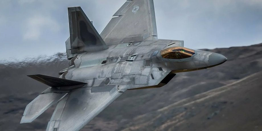 F-22, истребитель F-22, истребитель пятого поколения, Многоцелевой истребитель, истребитель Lockheed Martin, легендарный самолет, уникальный самолет