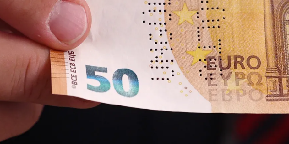 Підроблені гроші, як розпізнати фальшиві купюри номіналом 20, 50 та 100 євро, поліція накрила підпільний цех злочинців