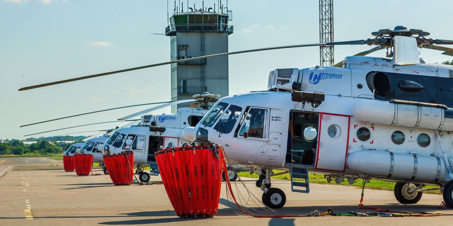 Вертольоти Мі-8МТВ-1 із складу флоту компанії "Українські вертольоти"