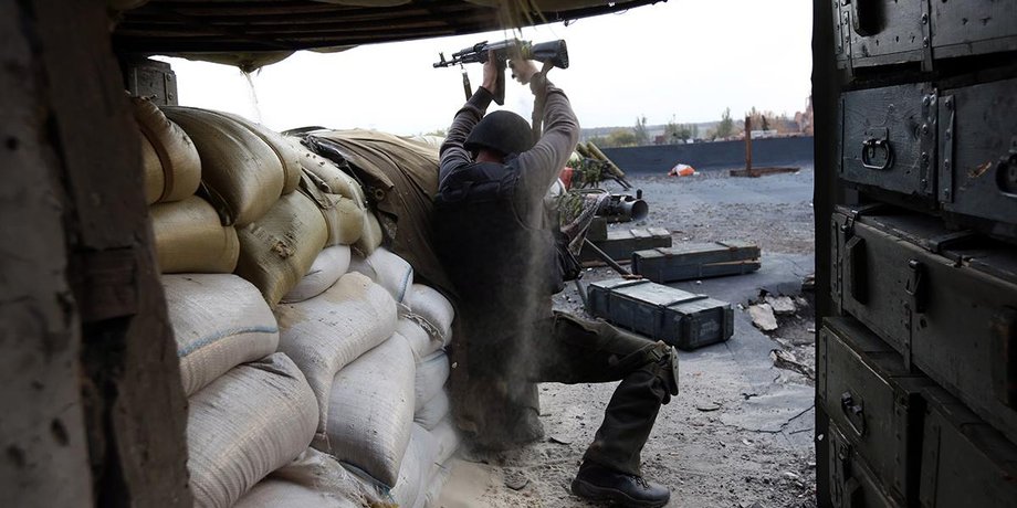 Боец АТО в аэропорту Донецка / Фото: facebook.com/sergei.loiko