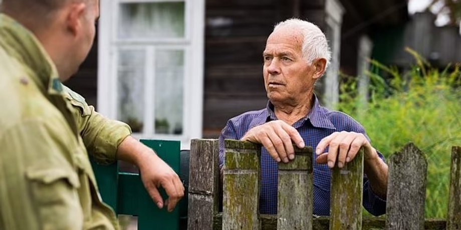 Чоловік натрапив на оголошення сусіда про продаж будинку: одна деталь його розізлила