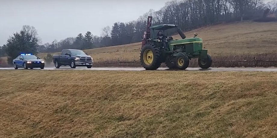погоня трактор, погоня за трактором, трактор John Deere, полицейская погоня, погоня в США