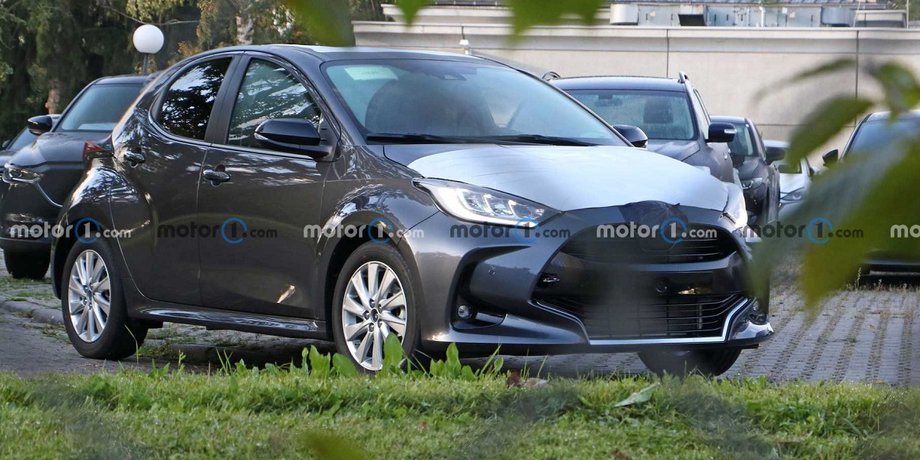 Mazda 2 2022, новая Mazda 2, Mazda 2, Toyota Yaris, новая Toyota Yaris