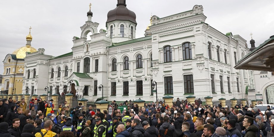 Киево-Печерская лавра, выселение из Киево-Печерской лавры, упц мп, упц мп в украине,