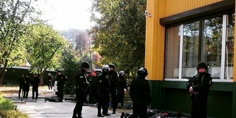 Задержание вымогателей в Киеве / Фото: facebook.com/logvynenko?fref=ts