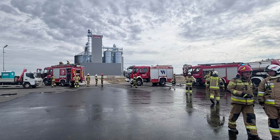 Пожар на предприятии по сушке зерна в Осенцинах, где взорвались газовые резервуары