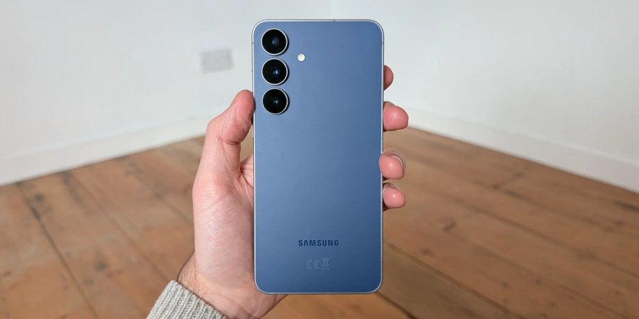 Смартфон Samsung Galaxy S25 FE