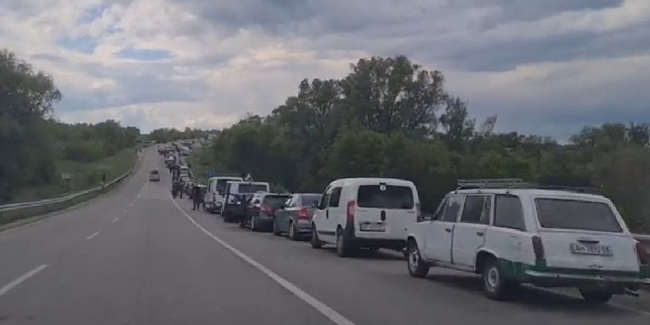 Черга у бік Запоріжжя, черга на блокпосту