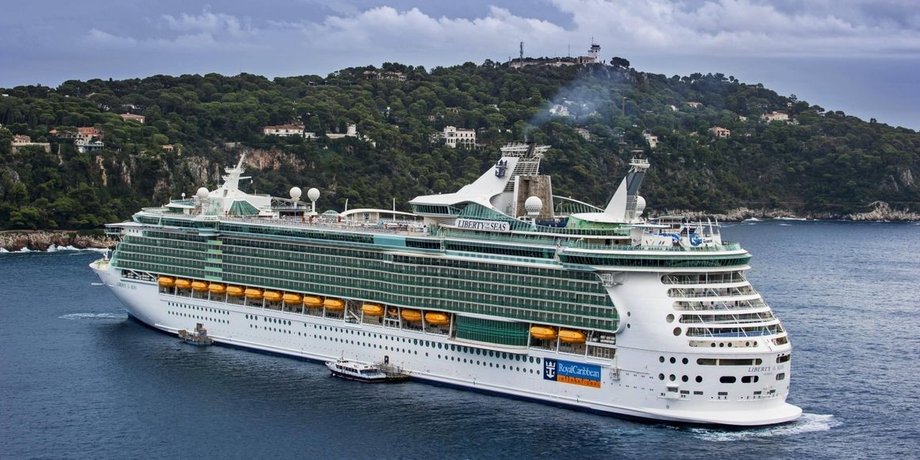 Турист прыгнул с круизного лайнера, корабль Liberty of the Seas компании Royal Caribbean, туризм, курьезы