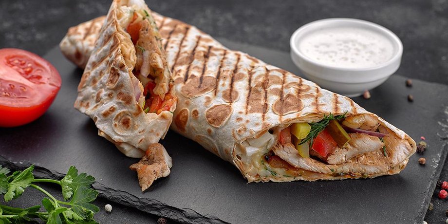 Шаурма с курицей и соусом цезарь, шаурма, шаурма рецепт, соус цезарь рецепт
