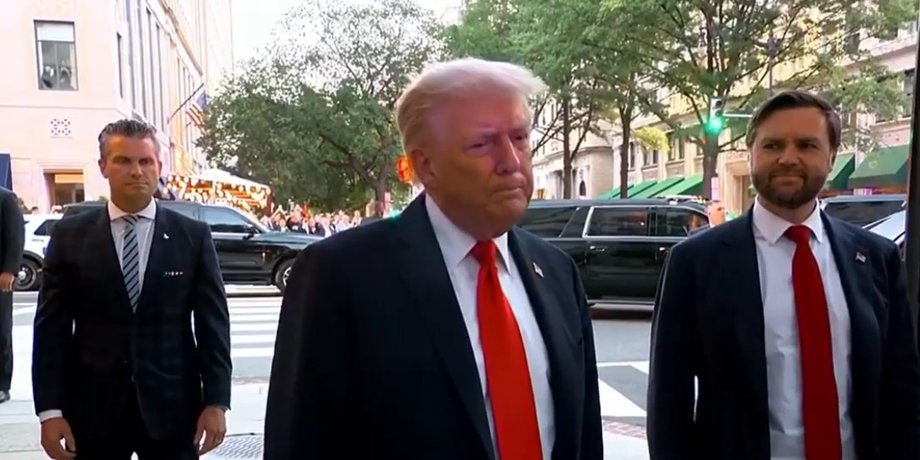 Американцы назвали Трампа "Гитлером нашего времени"