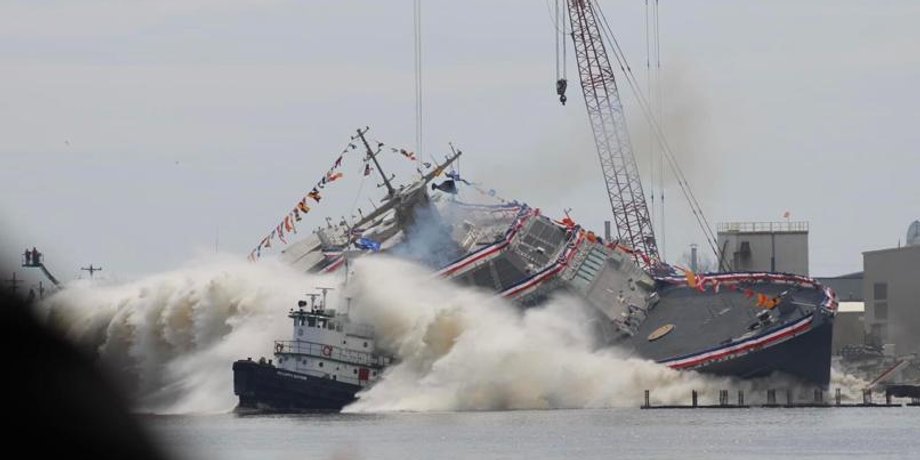 военный корабль USS Cleveland
