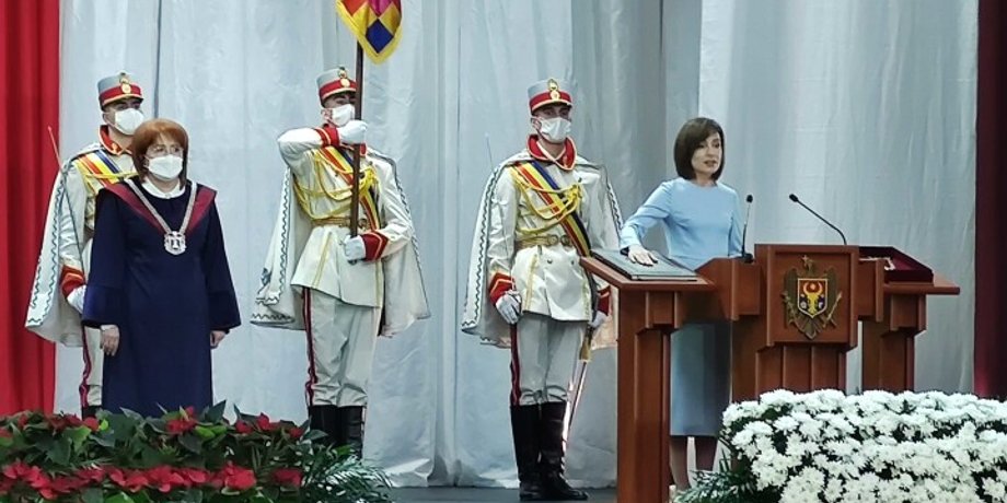 Майя Санду, Инаугурационная речь, Украинский язык, Молдова, Румынский язык