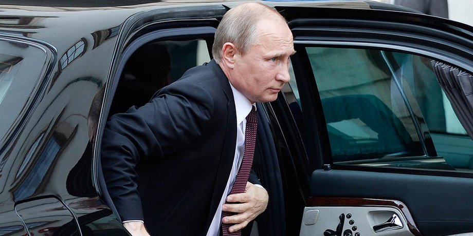 путін в авто, путін в кортежі, кортеж путіна, кортеж президента Росії