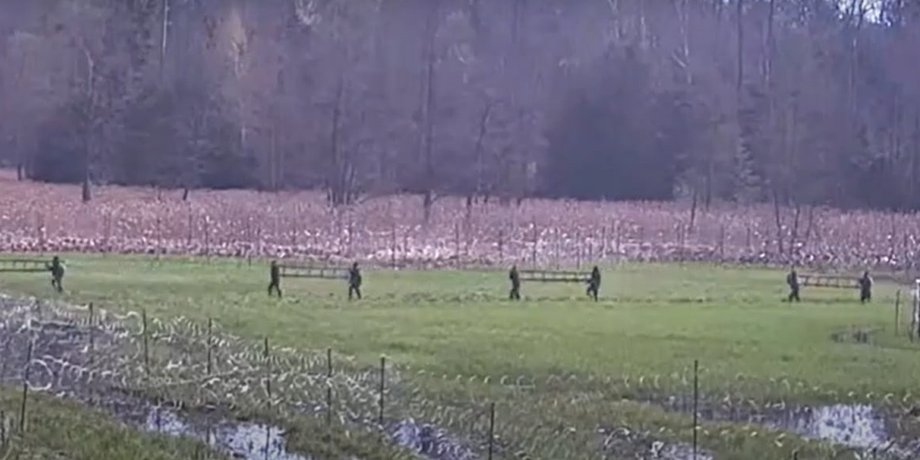 білорусь, польща, мігранти, кордон, польські прикордонники, штурм