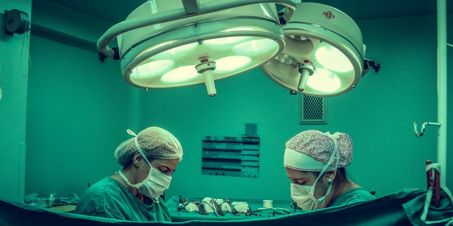 медицина операція пересадка, операція, хірурги