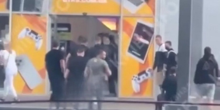 Инцидент в Киеве, Киев торговый центр, торговый центр захват, Sky Mall захват, Sky Mall инцидент, Sky Mall полиция, Sky Mall мужчины в балаклавах, Киев Sky Mall инцидент